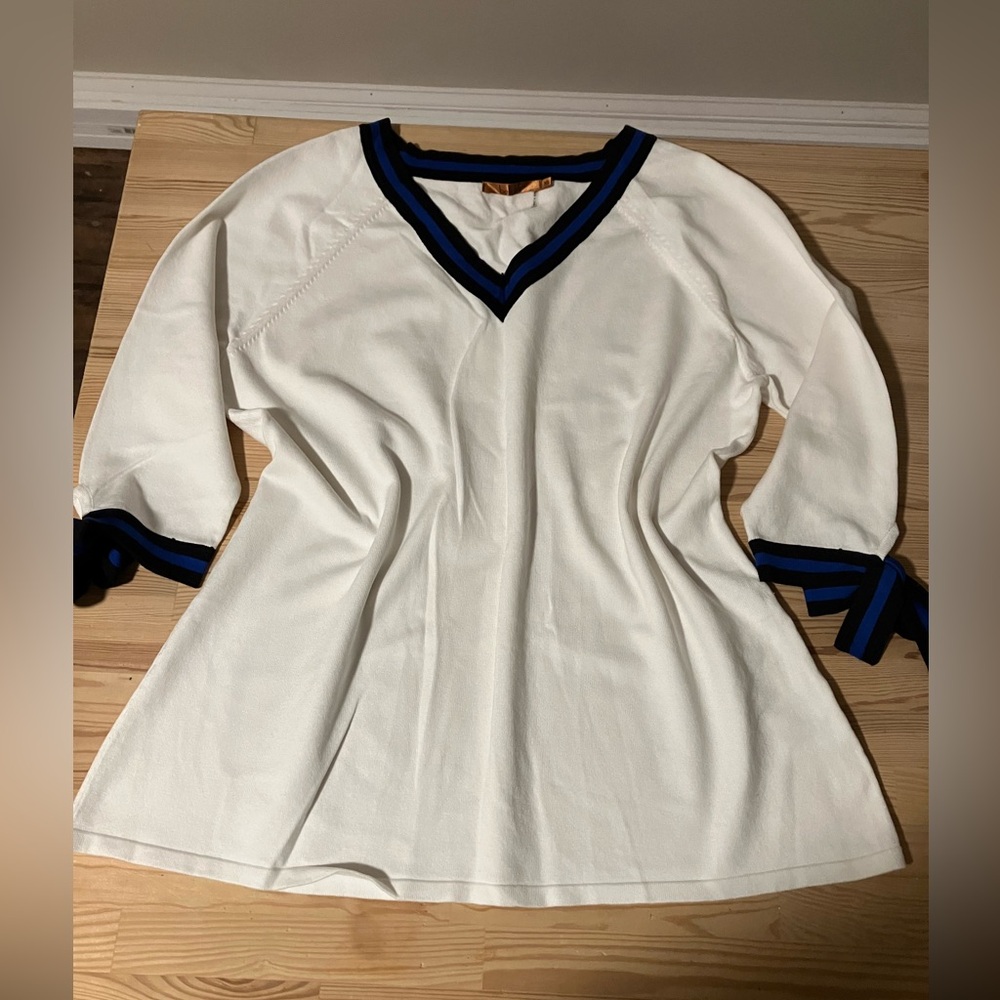 BELLDINI White V-Neck Top with Blue Accents